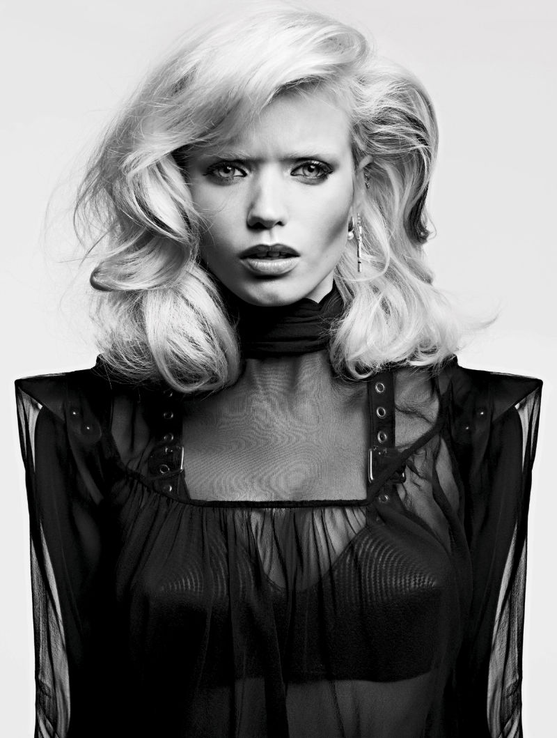 Vogue Russia 2011 April